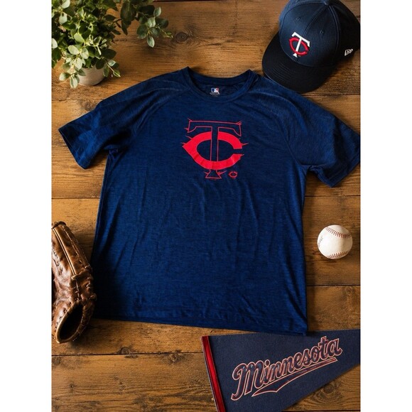 MLB Other - Minnesota Twins‎ MLB Men's Large Navy Blue Athletic Performance T-Shirt Red Logo